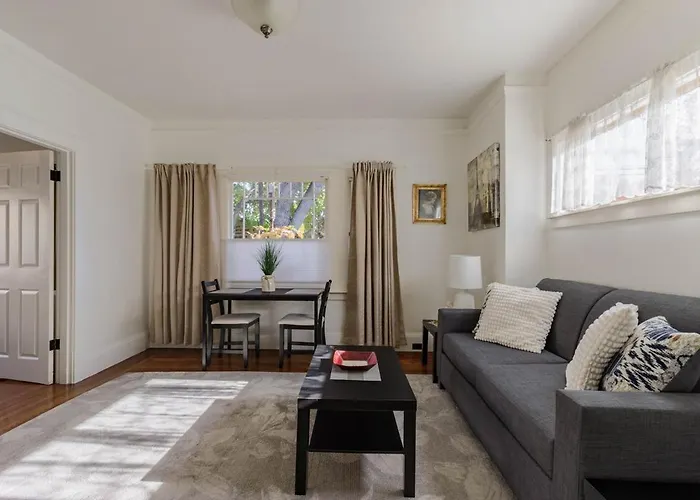 1 Berkeley - Entire Apartment - Private, Spacious
