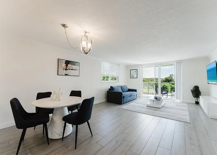 Modern 2Br Suite 2 King Beds Pool Steps To Beach