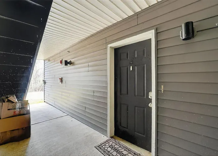 Stylish 2Br2Ba With Room To Unwind