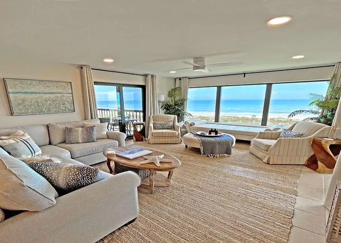 2 King Oceanfront Bedrooms Just Steps To The Ritz!