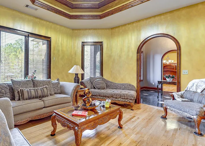 Scenic Lagrange Retreat! 3,600 Sq Ft, Pool Access
