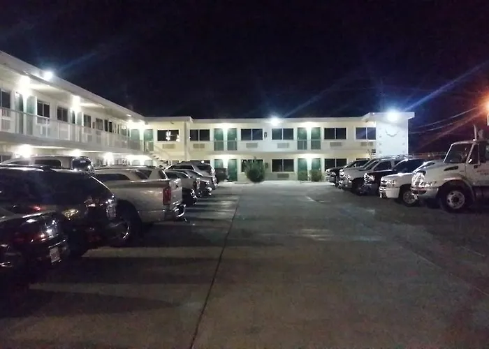 Desert Mirage Inn & Suites