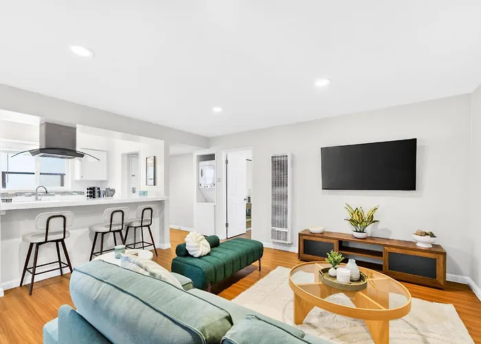 Prime Manhattan Beach 2Br Walk To Beach With Parking
