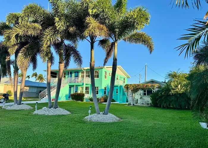 Pirates Cove Inn & Marina
