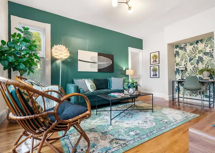 Downtown Beverly|King Bed|Minutes To Salem+Train