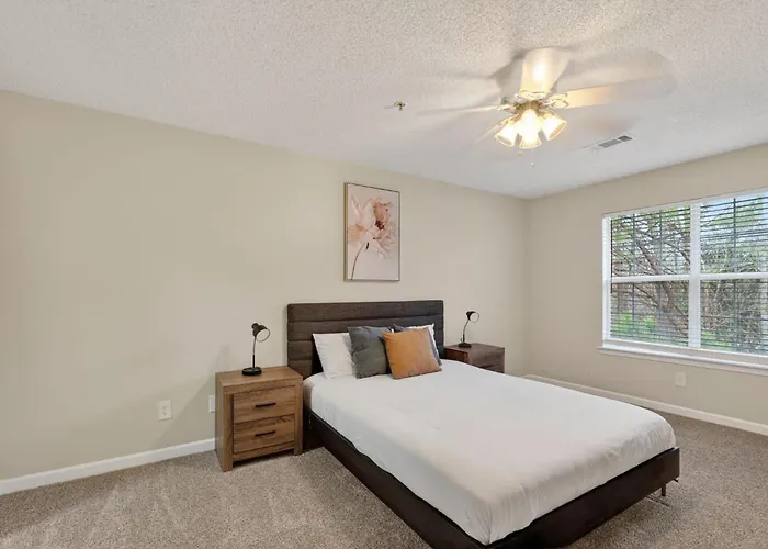 Bright Stockbridge Condo With Full Kitchen
