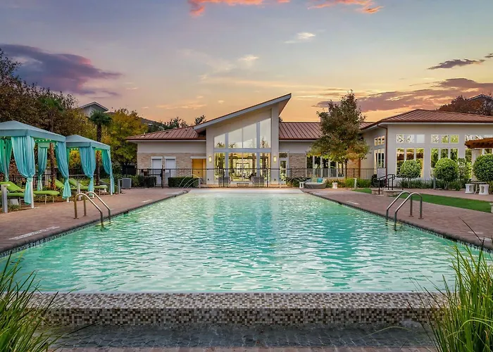 Landing Incredible 1Bd Pool Clubhouse