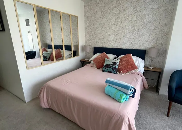 Ilikai Marina Condo For Rent With Free Parking
