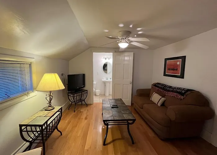 Gulf Stream House - Hammondsport Getaway Apartment Unit 11
