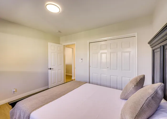 Walkable Home Base Near Llumc & Campus!