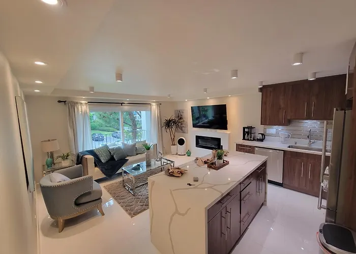 Newport Beach Lux