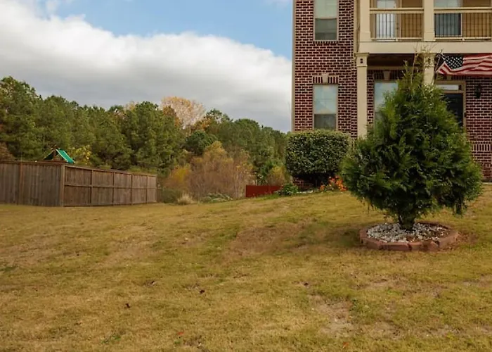 Spacious 3Br Terrace Apt Near Lakepoint And Golf