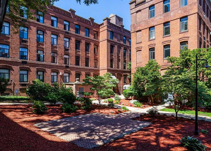 Landing Apartments - Stockbridge Court