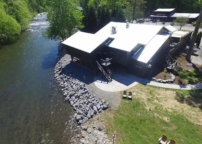 Peaceful Tiny Home - Mins To Bald River & Downtown