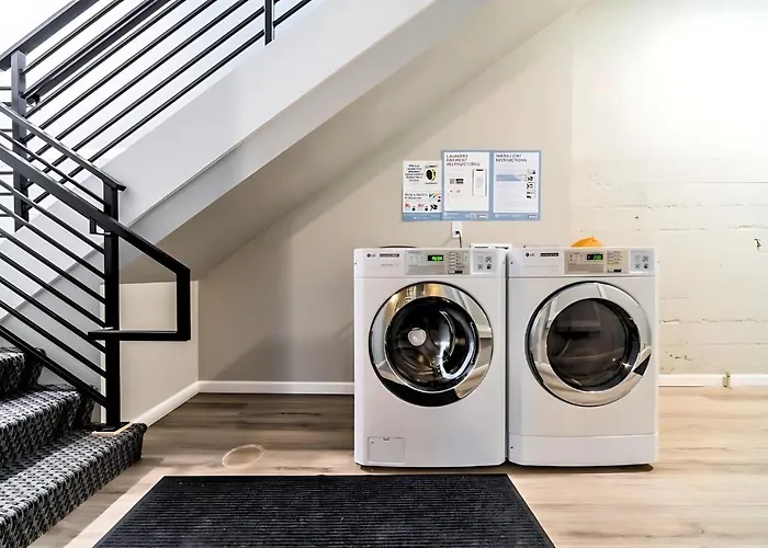 Cozy Micro Suite Unit 8 Sleeps 2 Minutes To Downtown