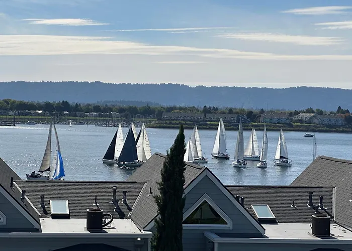River Views 3Bd 2Ba Luxury Condo Along Columbia Waterfront Renaissance Trail