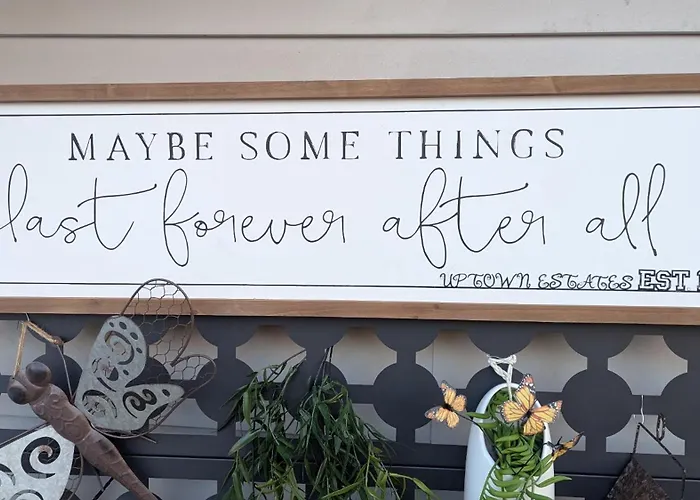 Steps To Coffee & Breweries - Paws & Pines Escape