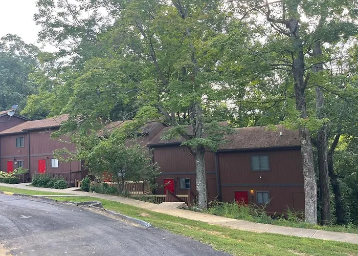 Family Fun Lake Getaway In Jamestown With Pool