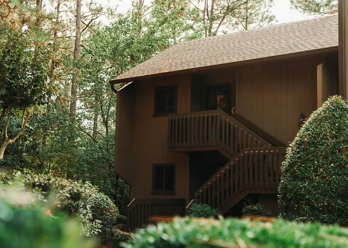 Three Little Pines Condo 2Bd 2Ba With Seasonal Pool Close To Village And Pinehurst Resort