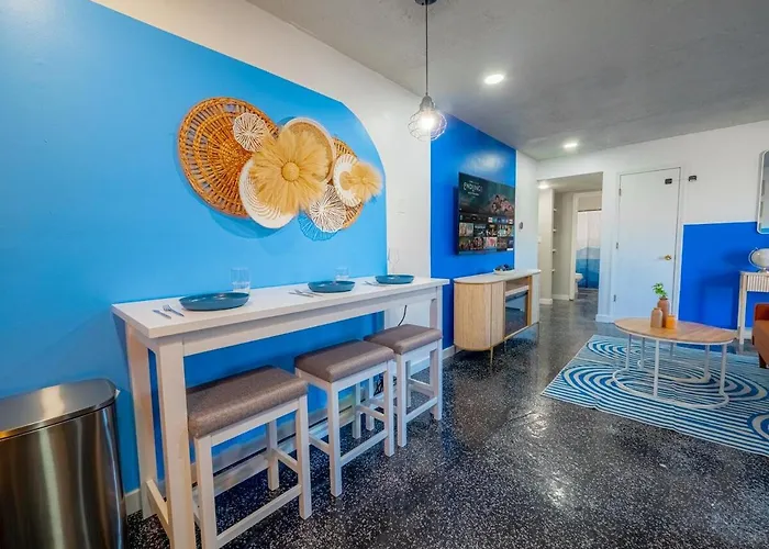 Newly Remodeled Apt - Washer And Dryer - 8Mim To Ku & Mass Street