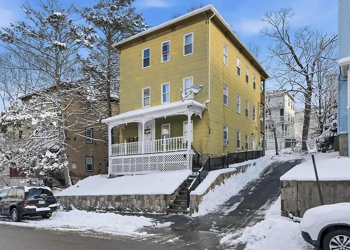 Cozy Adventure Filled Escape Free Parking Apts