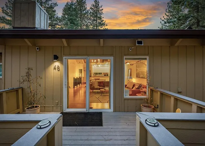 Golden Mountain Retreat By Avantstay
