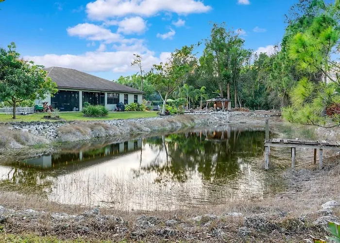 Bonita Beach Oasis - Pool & Fire Pit