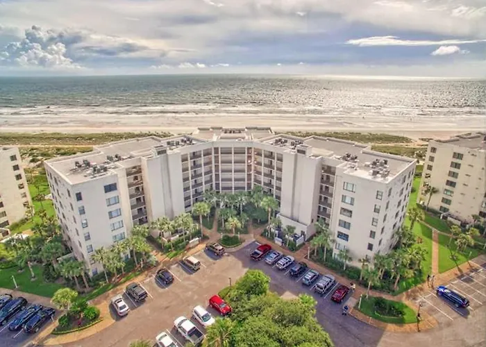 2 King Oceanfront Bedrooms Just Steps To The Ritz!