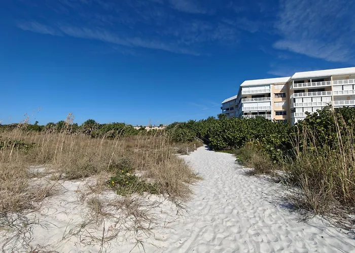 Modern Coastal Oasis 1-Minute Walk To Beach
