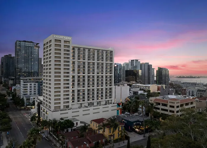 Courtyard By Marriott San Diego Downtown Little Italy