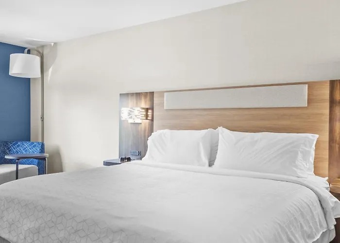 Holiday Inn Express Hotel & Suites Manchester - Airport By Ihg