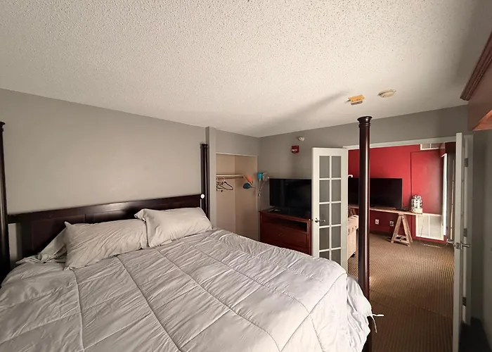 River Hills Hotel- Mankato