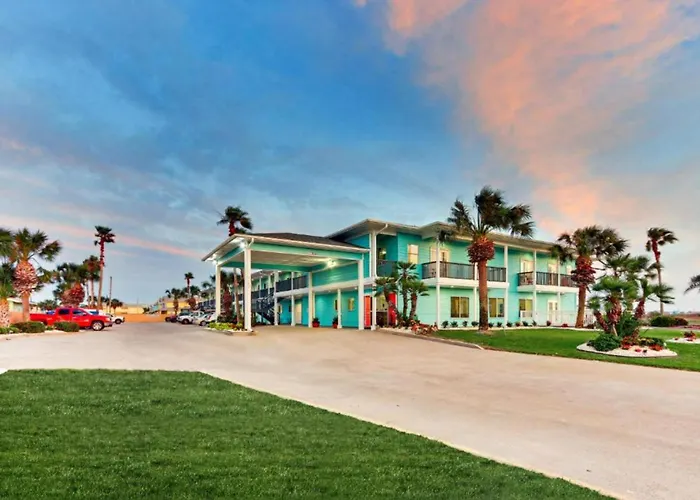 The Island Hotel Near Beach Port Aransas