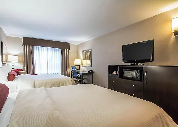 Clarion Inn Elmhurst - Oak Brook Near I-88, I-290, I-294