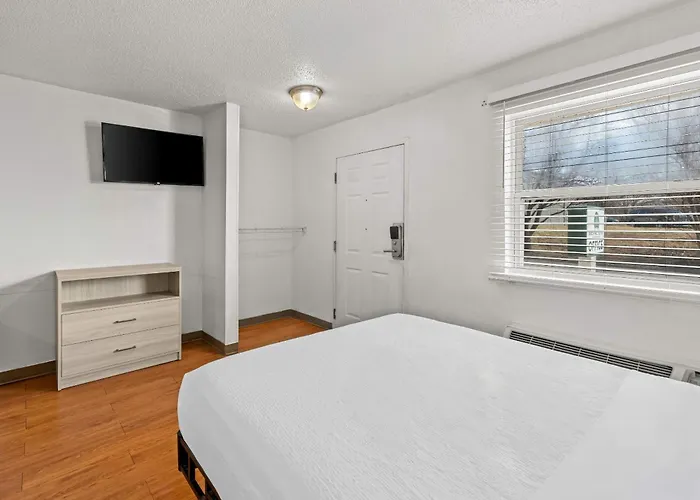 Birch Hill Suites Kansas City - Independence