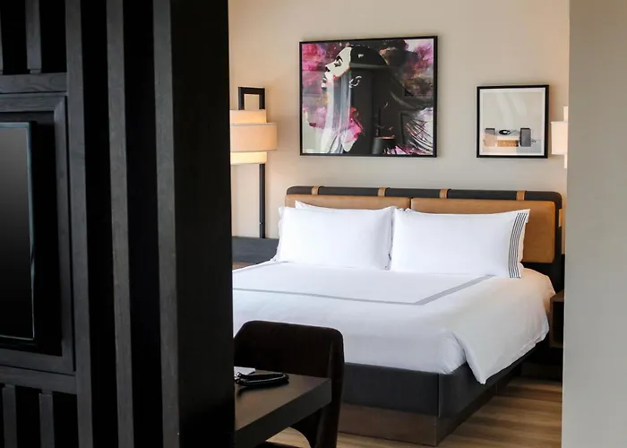 Thompson Chicago, By Hyatt
