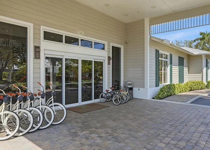 Greenlinks Golf Villas At Lely Resort