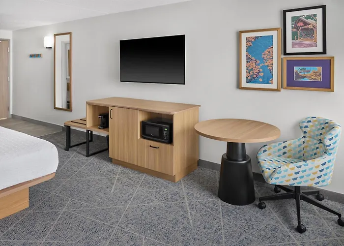 Hampton Inn Chicago-Carol Stream