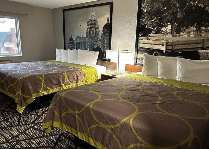 Super 8 By Wyndham Pella