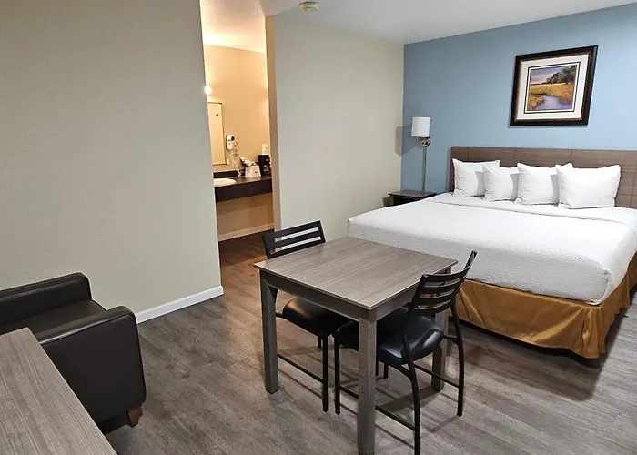 Travelodge By Wyndham Wenatchee