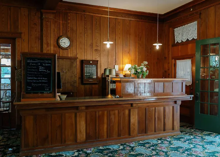 Terrace Inn And 1911 Restaurant