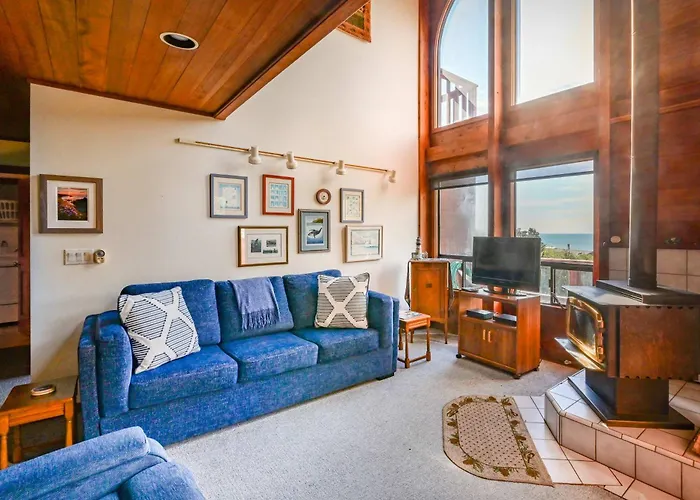 Ocean View Home With Fireplace Hot Tub Deck