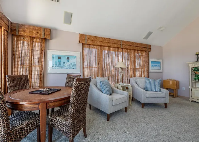 Terning Point - Corolla, Crown Point, Oceanfront, 20 Yds To Beach, Ocean View, Pool, Hot Tub, Pets Ok