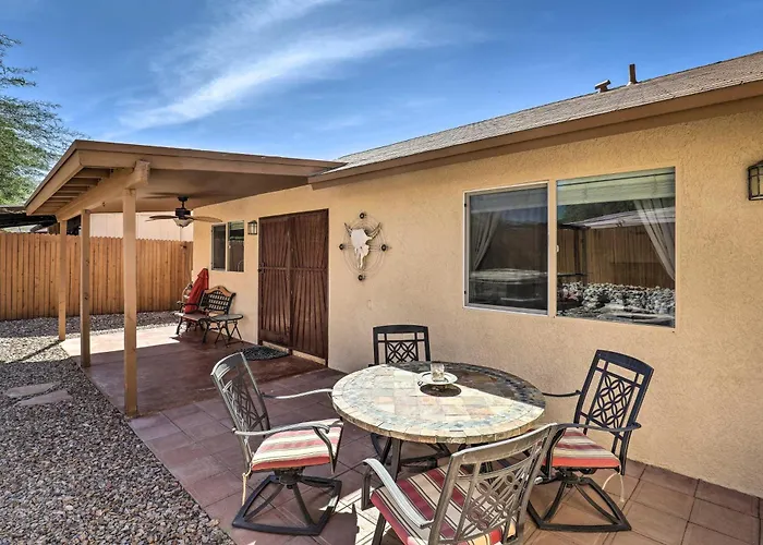 Yard + Fire Pit: Quiet East Tucson Escape