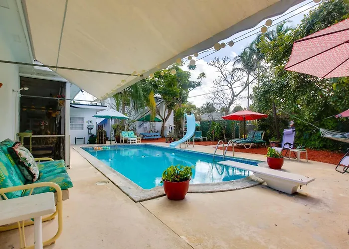 < 3 Mi To Golf & Swim: Cozy Oasis In Lake Worth!