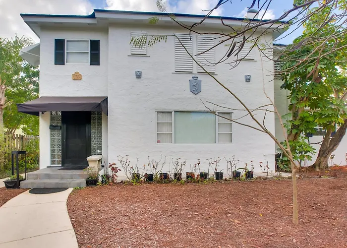 Sun-Soaked Studio W/ Pool Access In Lake Worth!