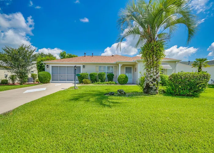 Home In The Villages W/ Lanai & Private Hot Tub!