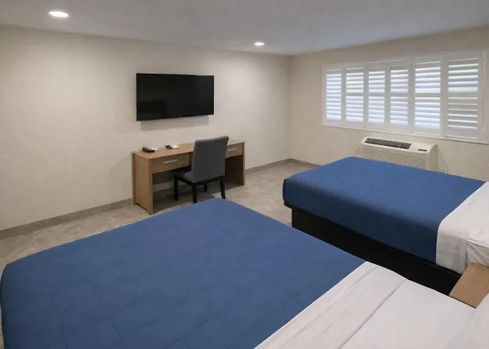 Super 8 By Wyndham Bakersfield Ca Near Airport