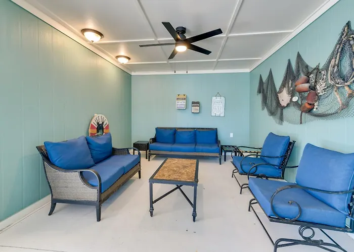 Steps To Ocean & Bay: Bradenton Beach Townhome!