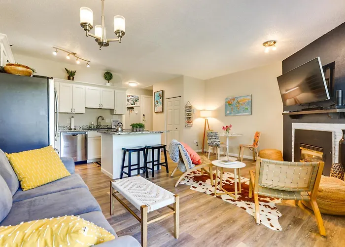 Ski Getaway! Mtn-View Condo Near Keystone Resort